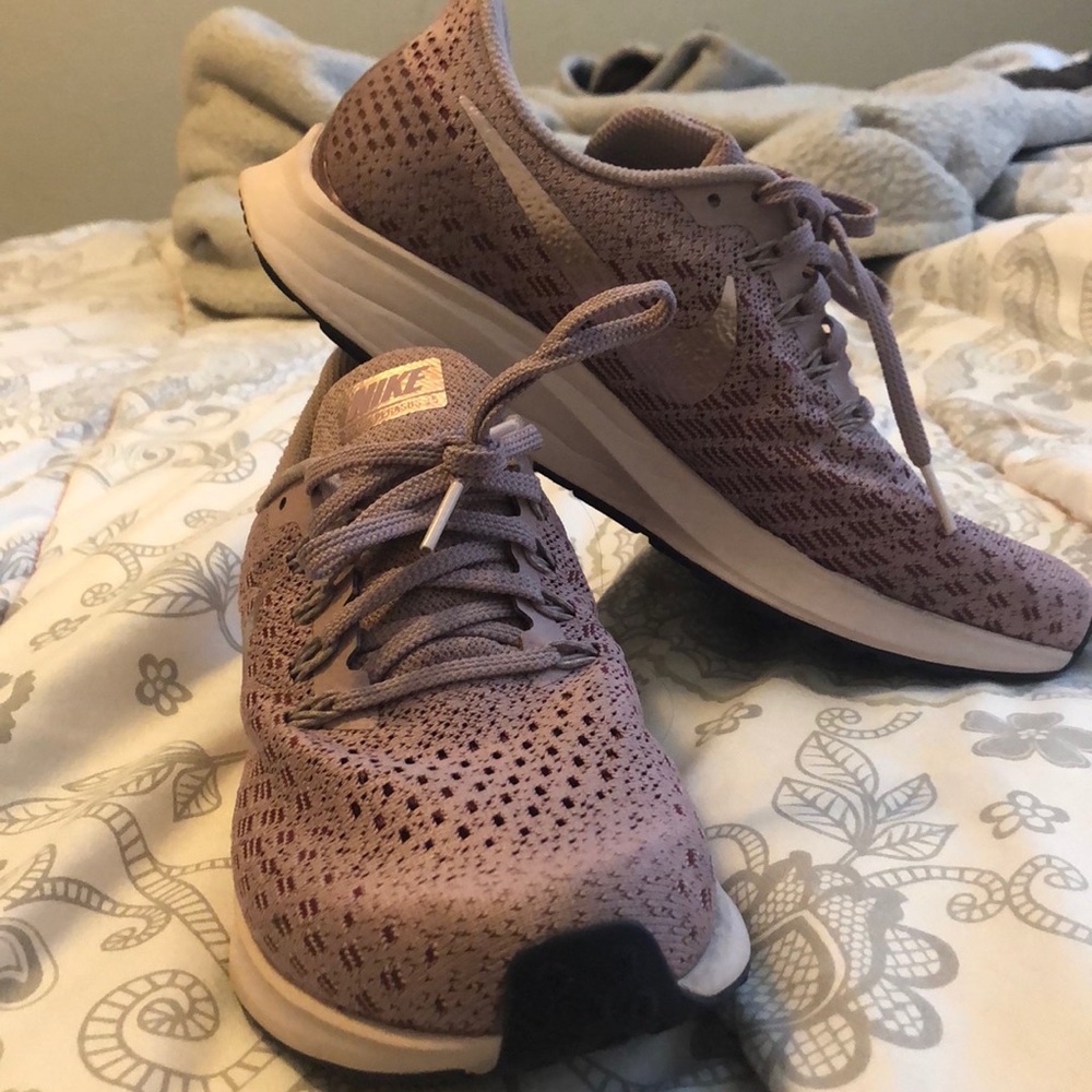 Nike zoom Pegasus size 7.5